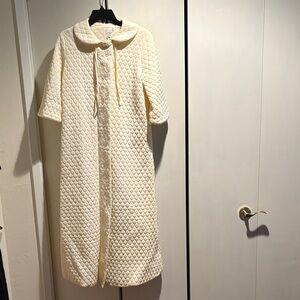 Vintage Junior Loungees Cream Quilted Long Robe sz9
